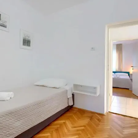 Elio7 Gemeinschaftspool In Apartman Umag