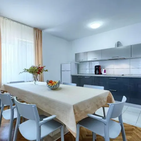 Apartman Elio7 Gemeinschaftspool In Umag