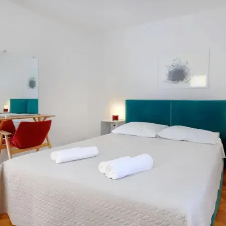 Elio7 Gemeinschaftspool In Apartman Umag